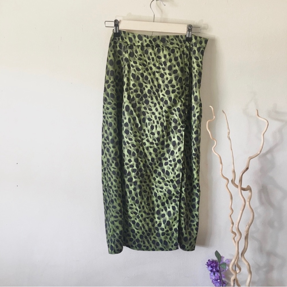 High Waist Midi Leopard Green Skirt size 8 M